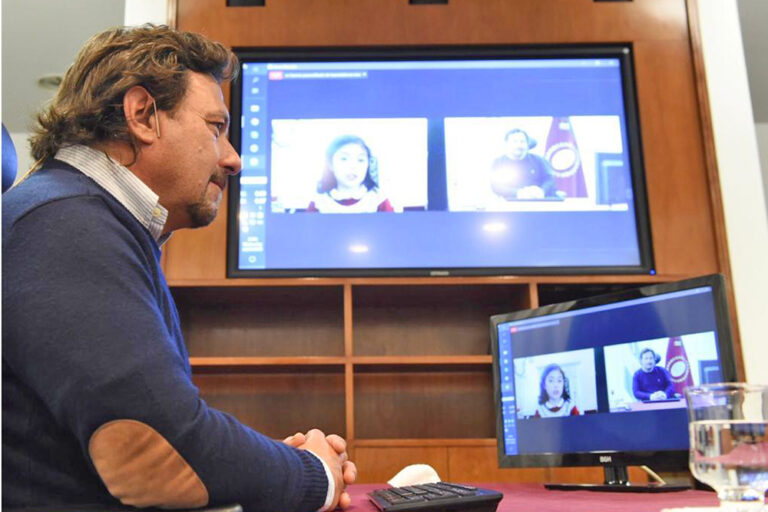 Gustavo Sáenz dialogó con Celina, la pequeña youtuber de Metán