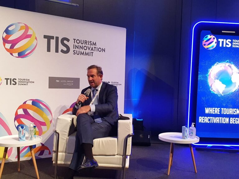 España: Turismo defiende los test en origen para generar confianza en los viajes