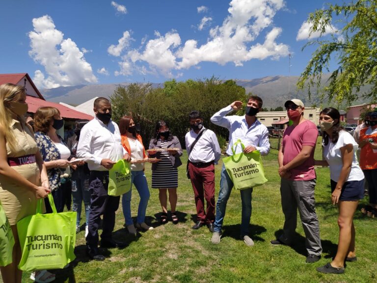 Los primeros turistas de Tafí del Valle vuelven a casa llenos de regalos