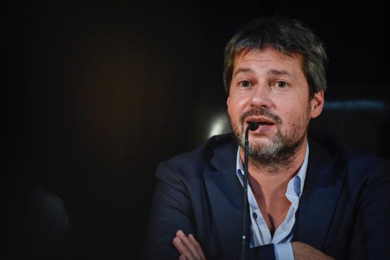 Sin confirmar fecha de retorno Lammens dijo que «los viajes de egresados son muy difíciles de controlar»