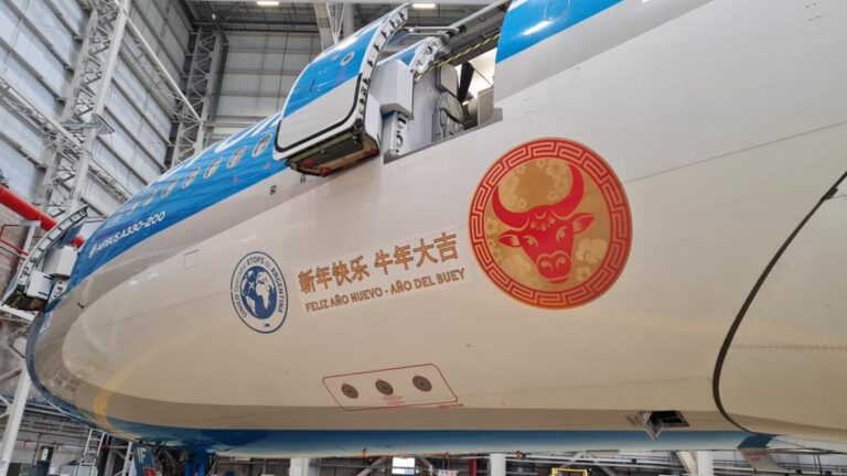 Parte esta tarde el vuelo para traer un millón de vacunas Sinopharm de China