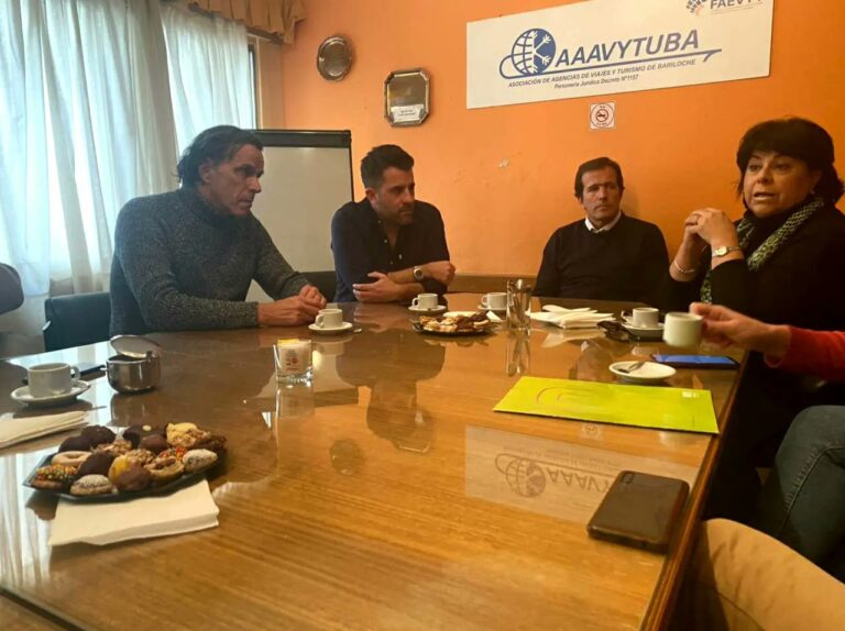 Autoridades de FAEVYT y AAVYTUBA se reunieron en Bariloche con la ministra Martha Vélez<br />
<b>Deprecated</b>: strip_tags(): Passing null to parameter #1 ($string) of type string is deprecated in <b>/var/www/wp-content/themes/Newspaper/loop-single.php</b> on line <b>64</b><br />
Autoridades de FAEVYT y AAVYTUBA se reunieron en Bariloche con la ministra Martha Vélez