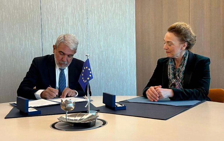 Argentina y la Unión Europea unen esfuerzos para combatir el ciberdelito<br />
<b>Deprecated</b>: strip_tags(): Passing null to parameter #1 ($string) of type string is deprecated in <b>/var/www/wp-content/themes/Newspaper/loop-single.php</b> on line <b>64</b><br />
Argentina y la Unión Europea unen esfuerzos para combatir el ciberdelito