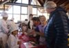 Con “Chocolateros por un día” comenzó la Fiesta Nacional 2026