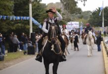 Villa Gesell celebró su desfile patrio y la 10° edición de La Criolla