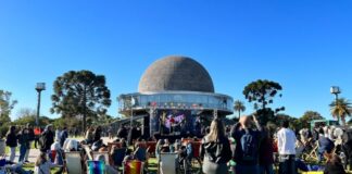 Buenos Aires celebra su conexión con Francia con un festival cultural y gastronómico en el Planetario