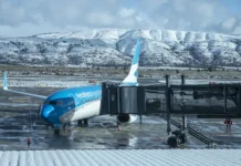Hasta 35 vuelos diarios consolidan el invierno en Bariloche