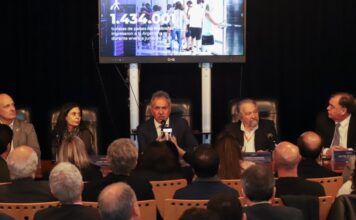 Scioli destacó un récord histórico de turistas de países no limítrofes y celebró la nueva conexión aérea de GOL con la Patagonia