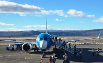 Chubut recibió el vuelo inaugural entre Córdoba y Esquel y fortalece la promoción turística de la cordillera