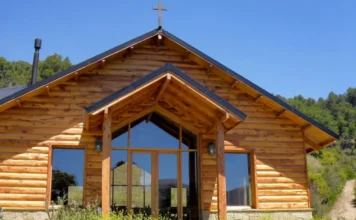 Neuquén: San Juan Bautista de Quila Quina, una iglesia entre el bosque, la fe y el lago Lácar